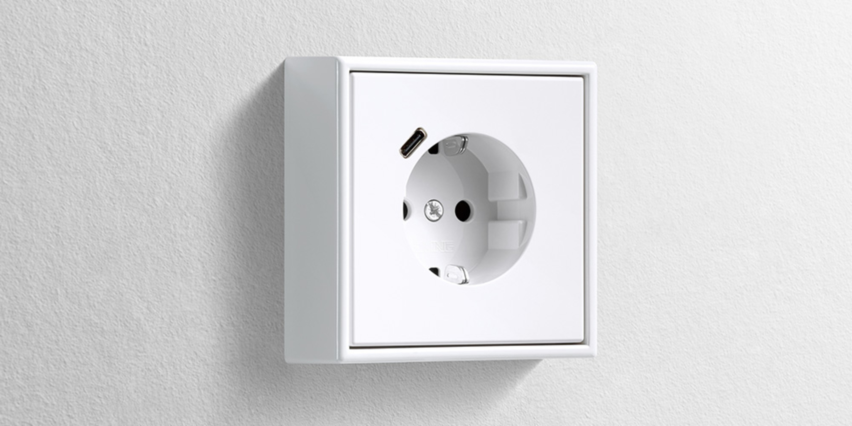 Erweiterter Anschlussraum für die Nachrüstung bei Bartsch Elektrotechnik GmbH in Hamburg