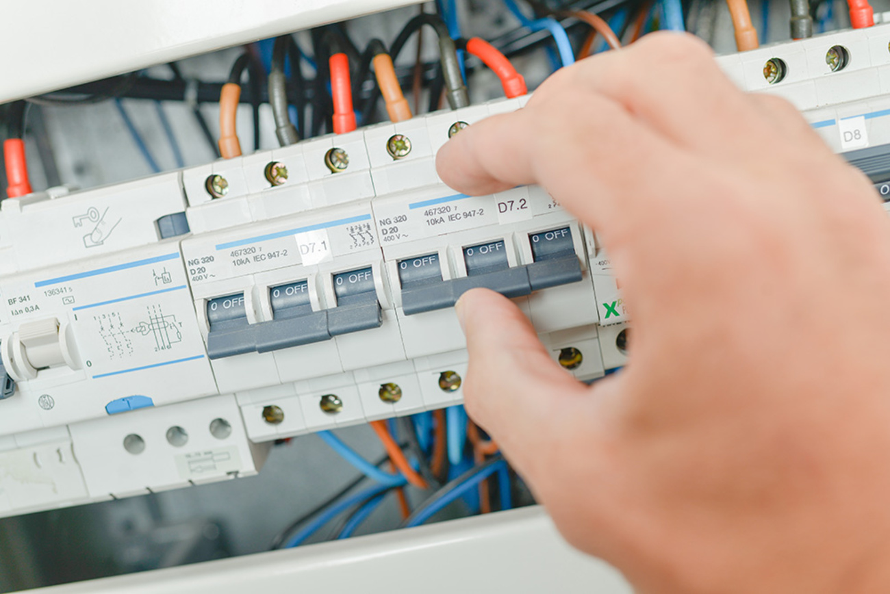 Schalt­schrank­bau bei Bartsch Elektrotechnik GmbH in Hamburg
