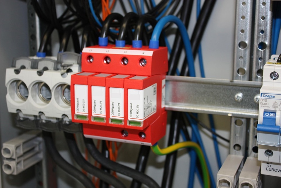 U berspannungsschutz bei Bartsch Elektrotechnik GmbH in Hamburg
